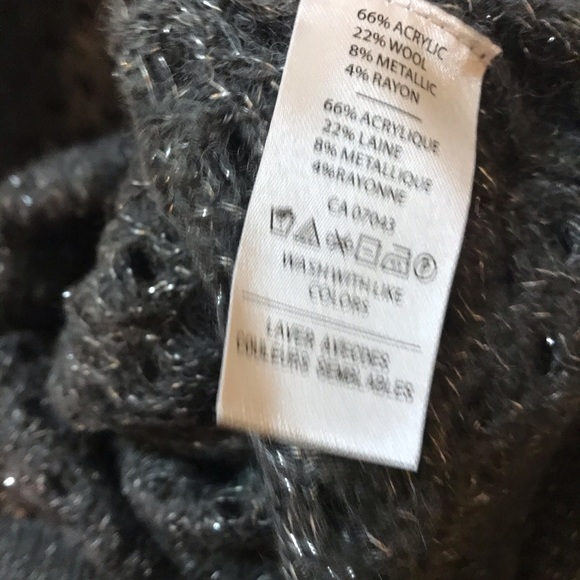 Grey & silver open knit round neck long sweater. - Picture 5 of 6